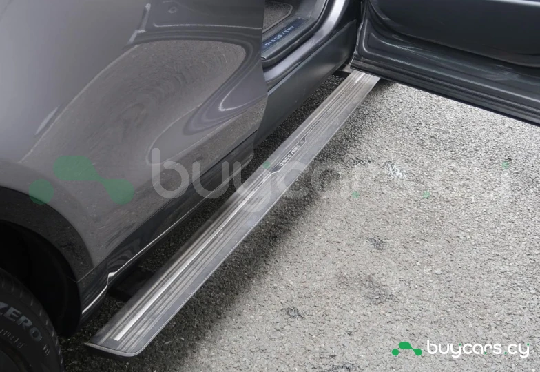 Land Rover Discovery Серый