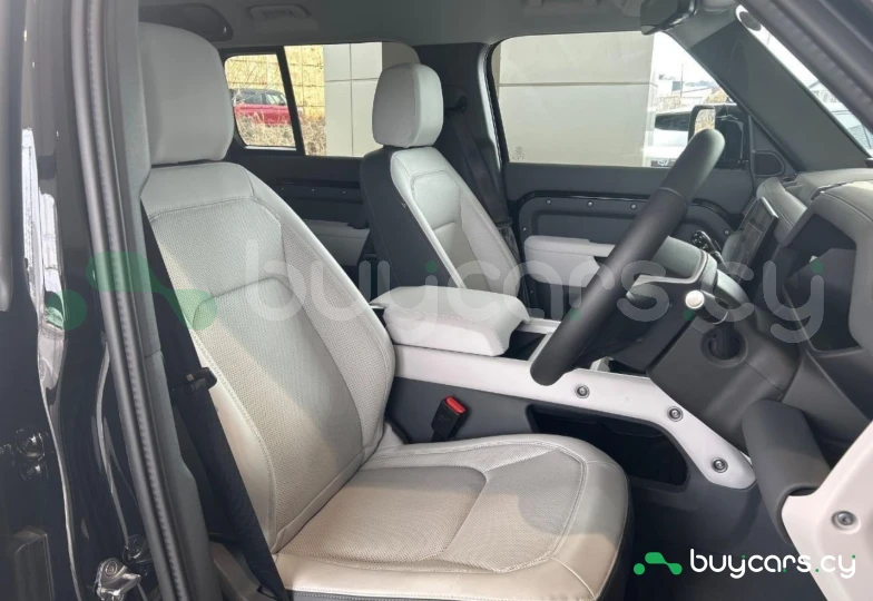 Land Rover Defender Black