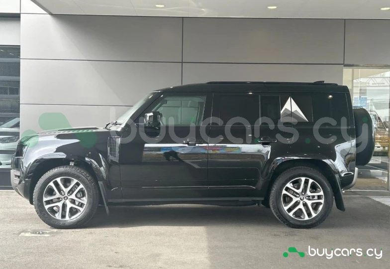 Land Rover Defender Black