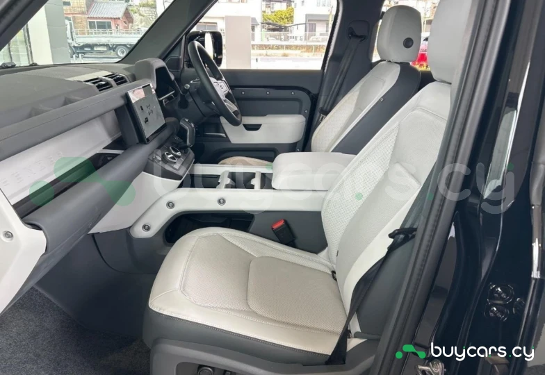 Land Rover Defender Black