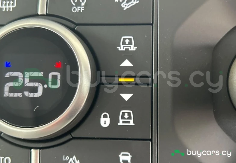 Land Rover Defender Black