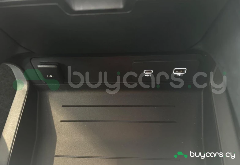 Land Rover Defender Black