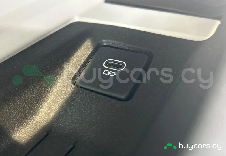 Land Rover Defender Black