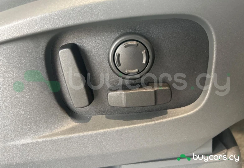 Land Rover Defender Black