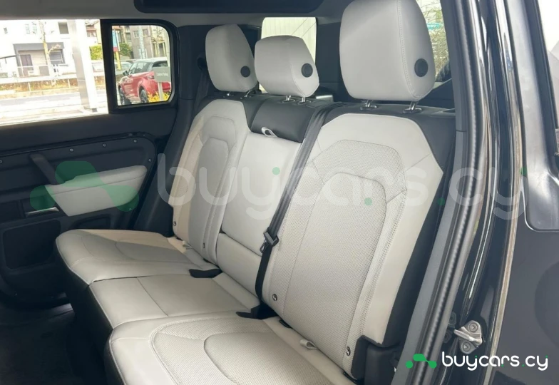 Land Rover Defender Black