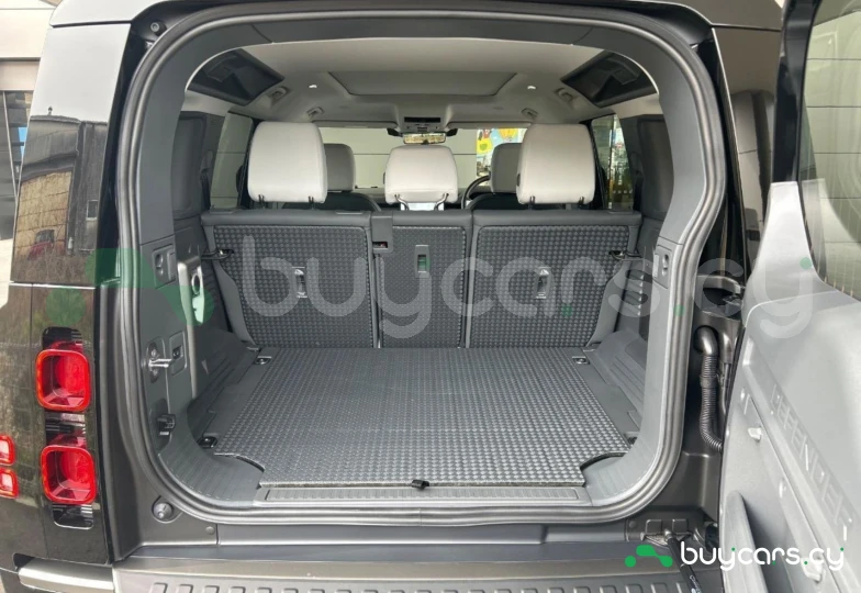 Land Rover Defender Black