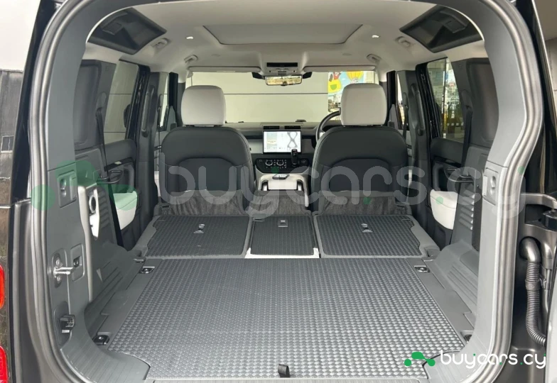 Land Rover Defender Black