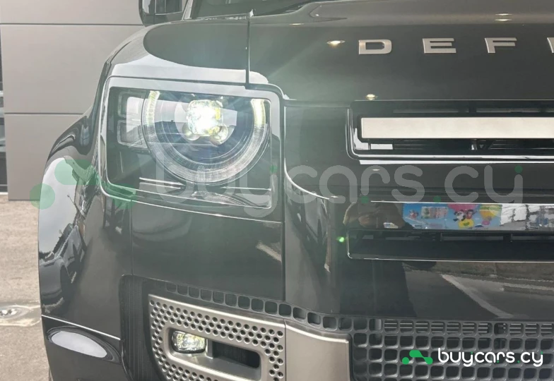 Land Rover Defender Black