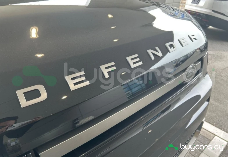 Land Rover Defender Black