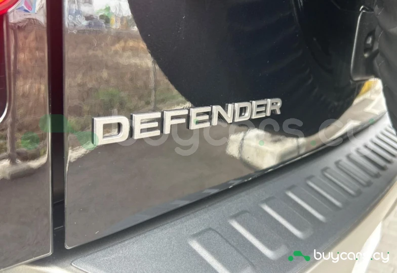 Land Rover Defender Black