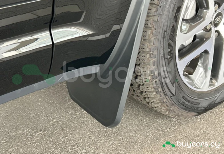 Land Rover Defender Black