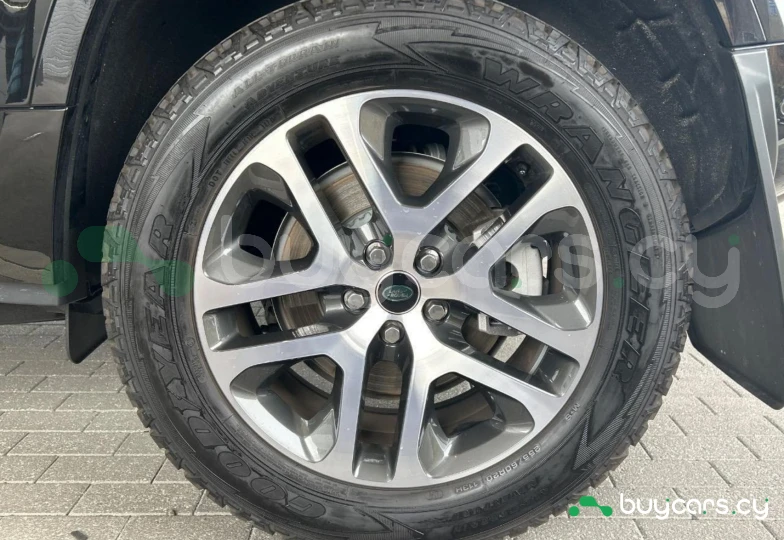 Land Rover Defender Black