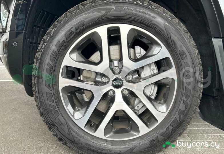 Land Rover Defender Black