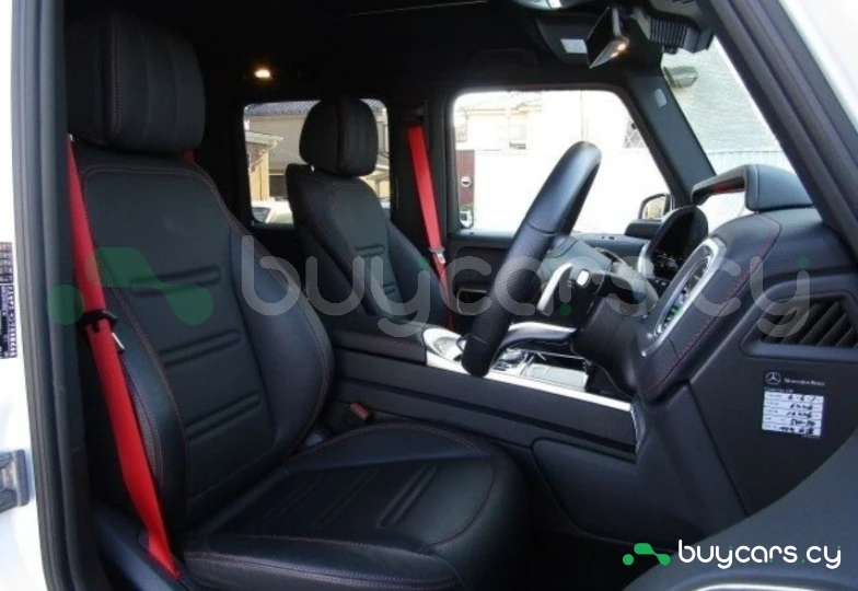 Mercedes G-class Белый