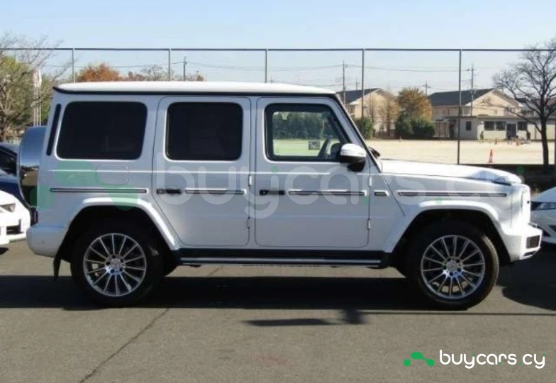 Mercedes G-class Белый