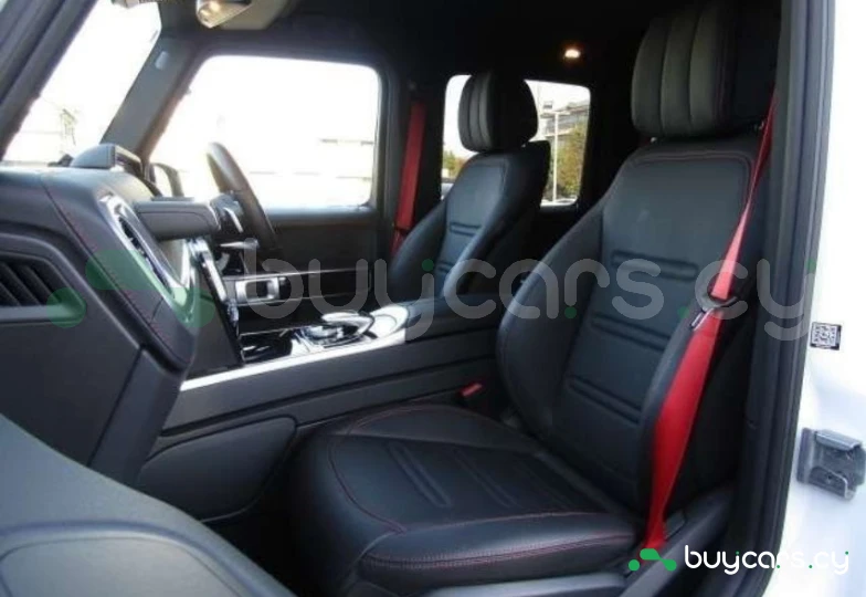 Mercedes G-class Белый