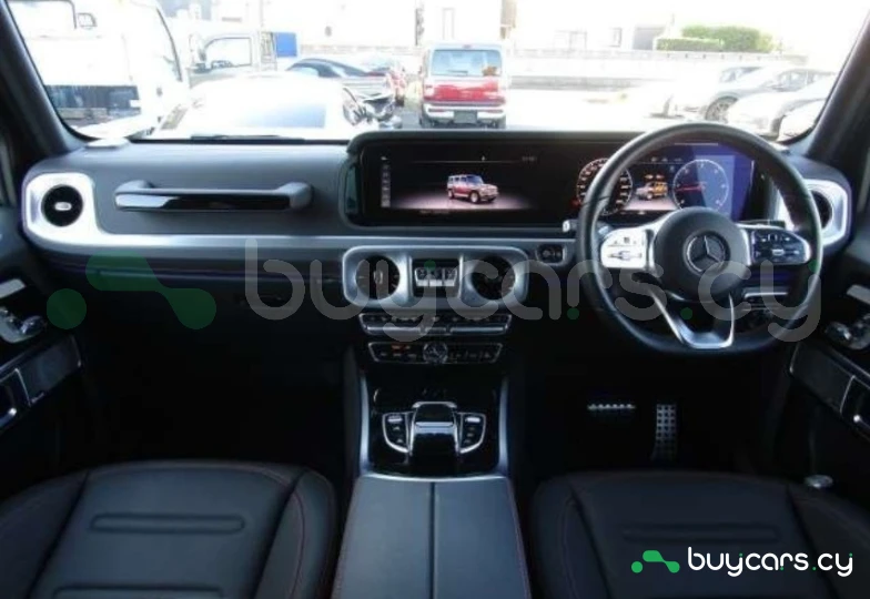 Mercedes G-class Белый