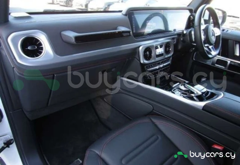 Mercedes G-class Белый