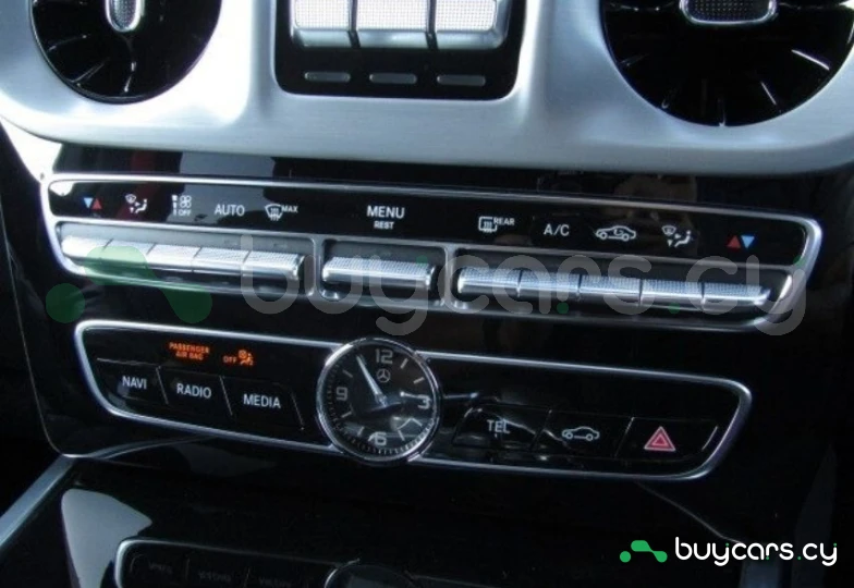 Mercedes G-class Белый