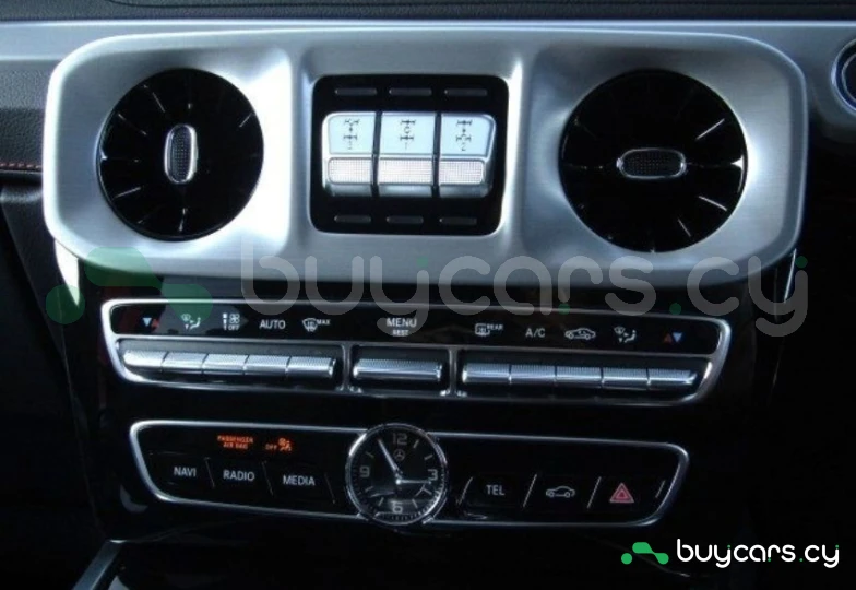 Mercedes G-class Белый