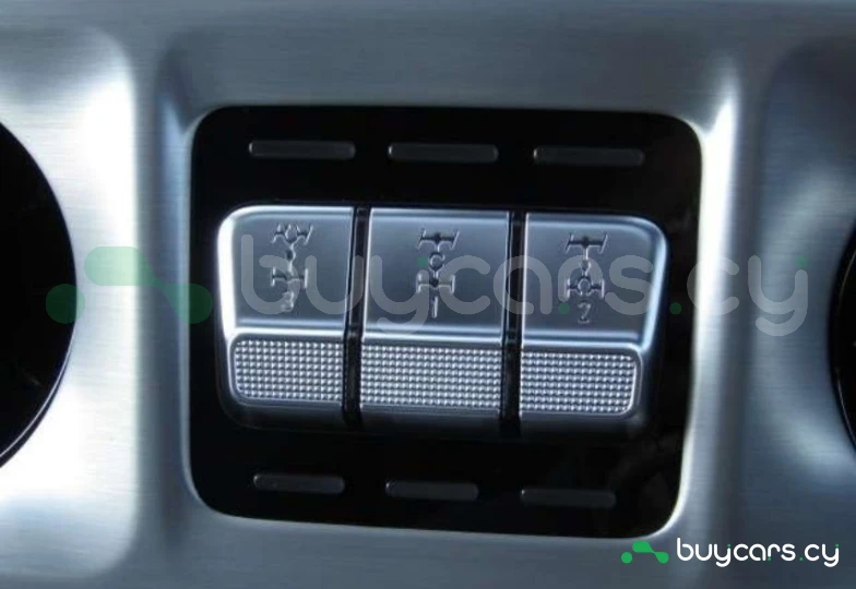 Mercedes G-class Белый