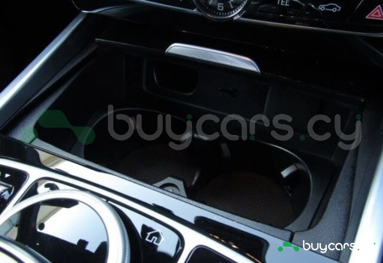 Mercedes G-class Белый