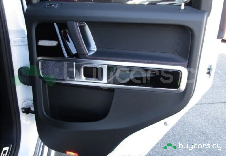 Mercedes G-class Белый