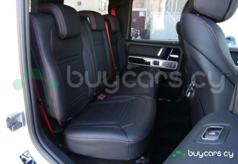 Mercedes G-class Белый