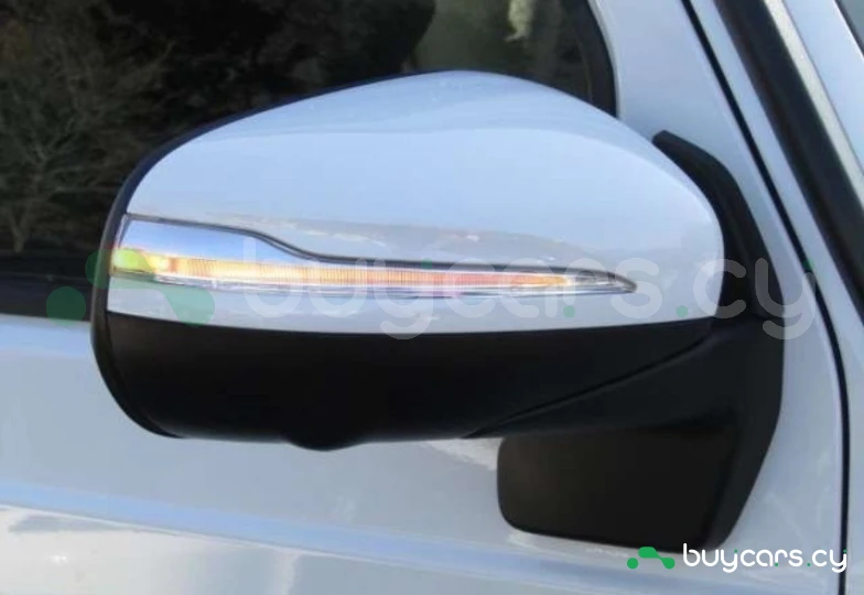 Mercedes G-class Белый