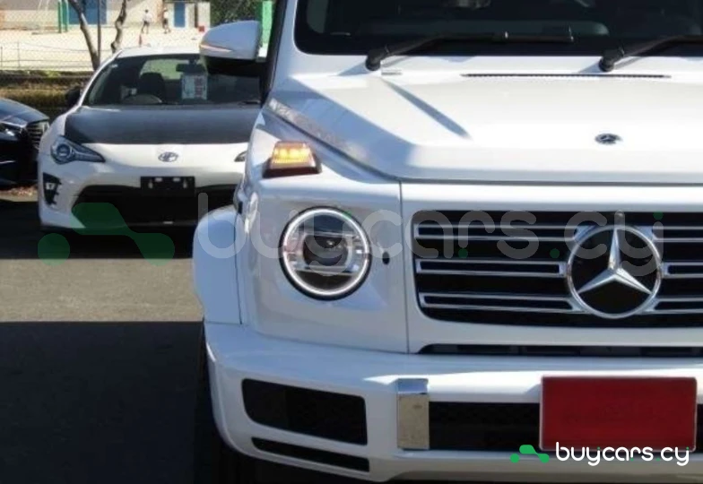 Mercedes G-class Белый