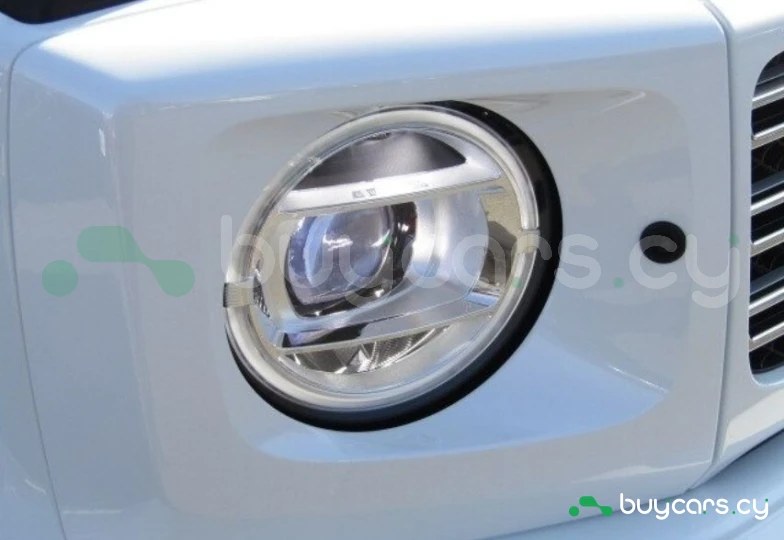 Mercedes G-class Белый