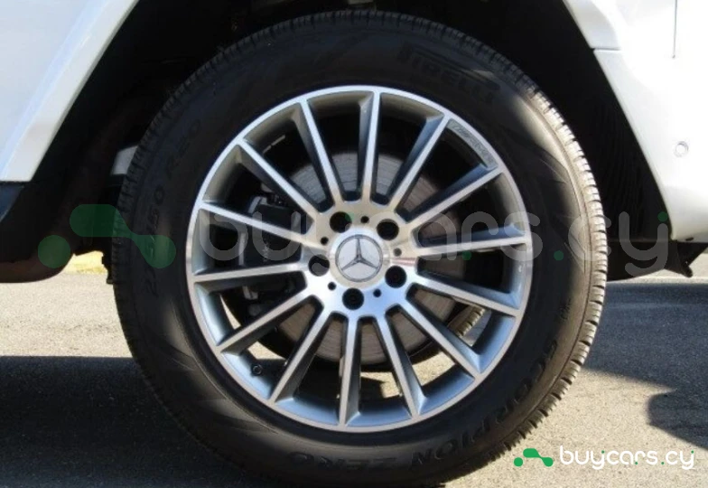 Mercedes G-class Белый