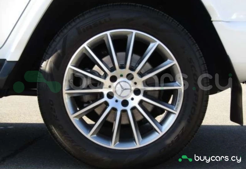 Mercedes G-class Белый