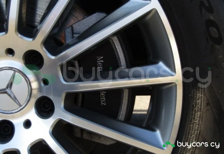 Mercedes G-class Белый