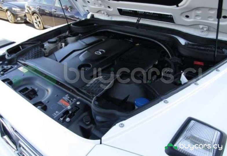 Mercedes G-class Белый