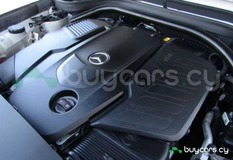 Mercedes G-class Белый