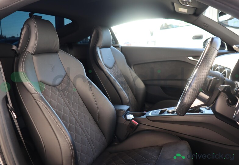 Audi TT Black