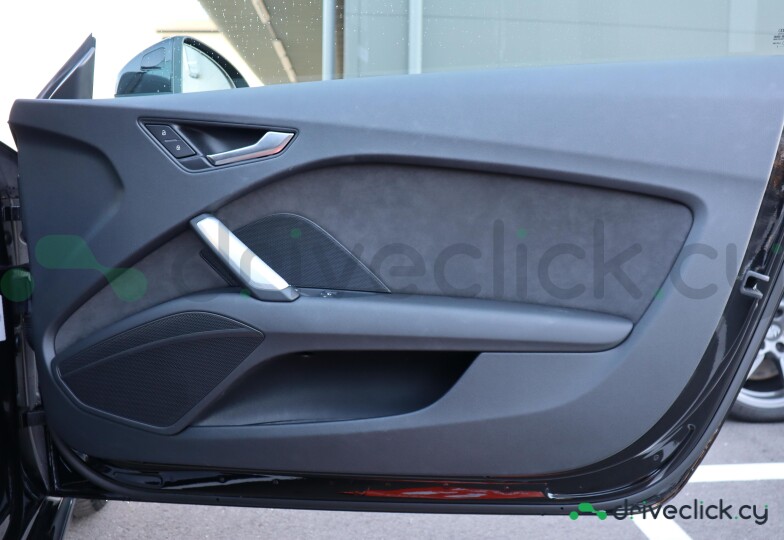 Audi TT Black