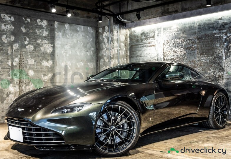 Aston Martin Vantage Зеленый