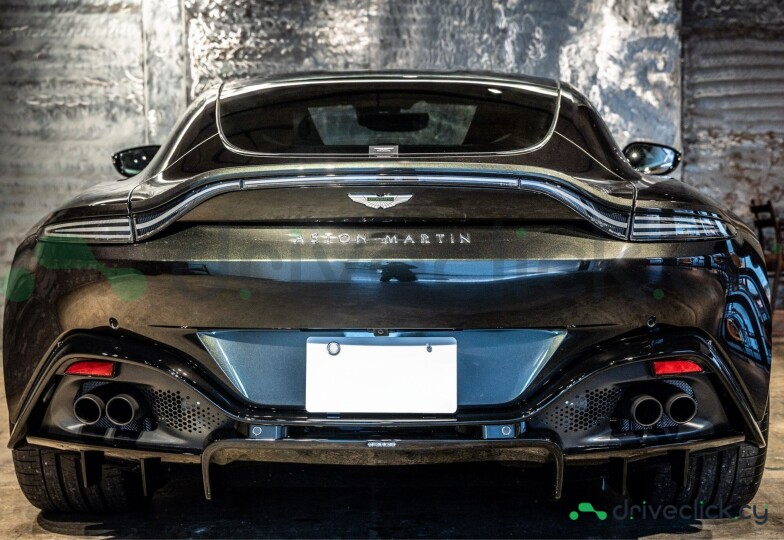 Aston Martin Vantage Зеленый