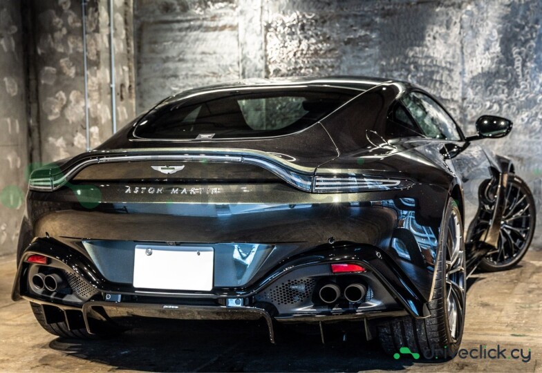 Aston Martin Vantage Зеленый