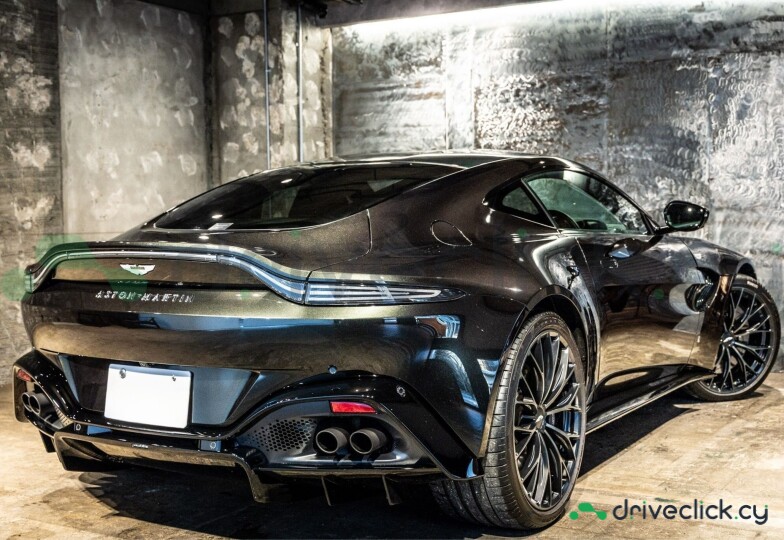 Aston Martin Vantage Зеленый