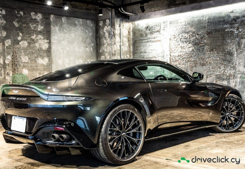 Aston Martin Vantage Зеленый