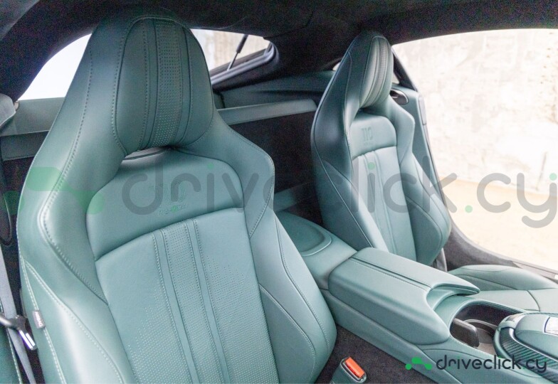 Aston Martin Vantage Зеленый