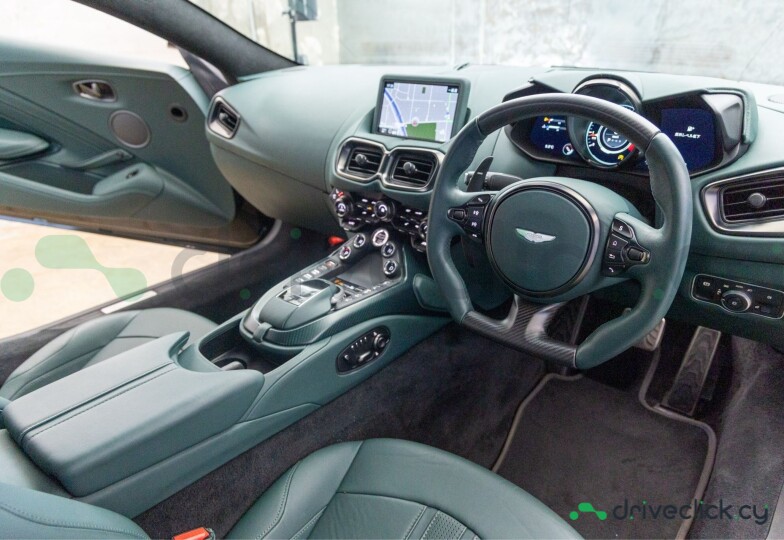 Aston Martin Vantage Зеленый