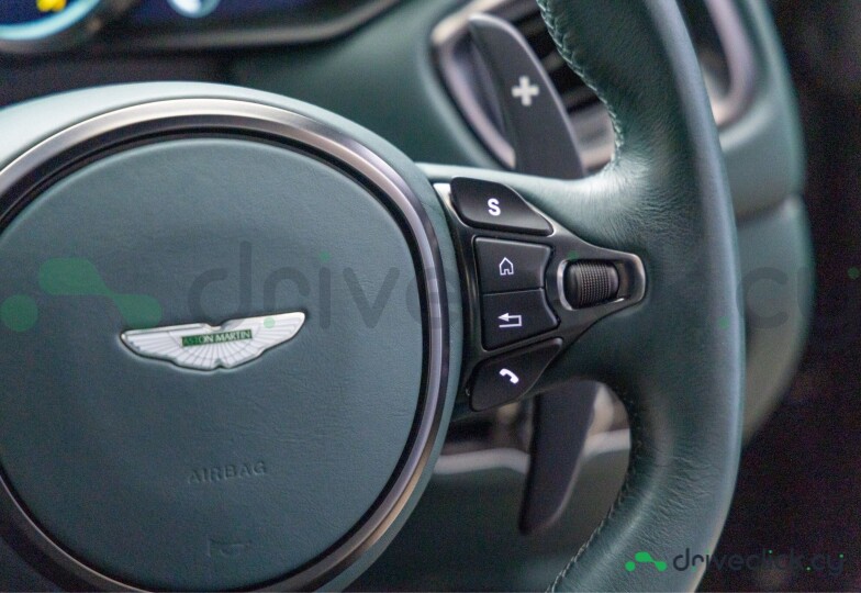 Aston Martin Vantage Зеленый