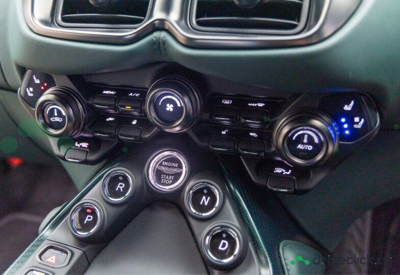Aston Martin Vantage Зеленый