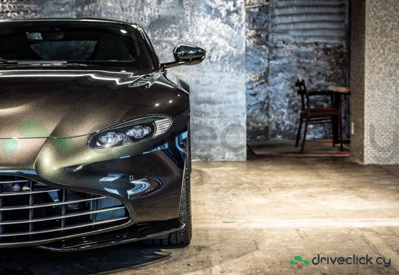 Aston Martin Vantage Зеленый