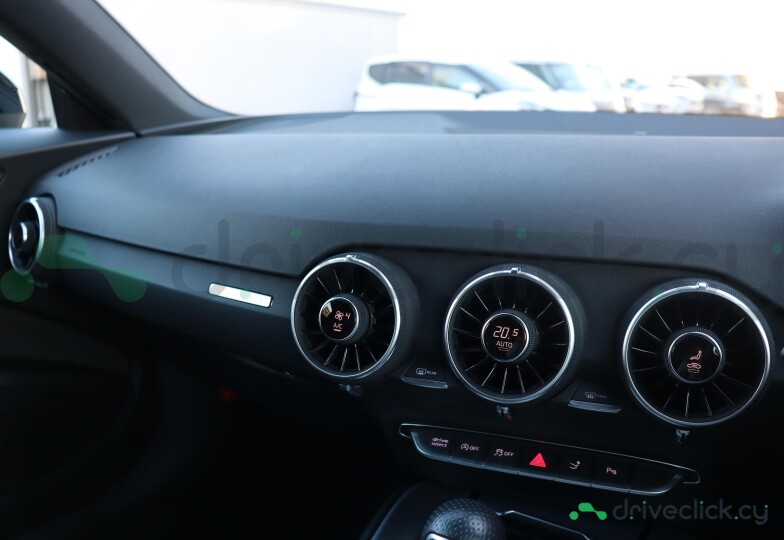 Audi TT Black