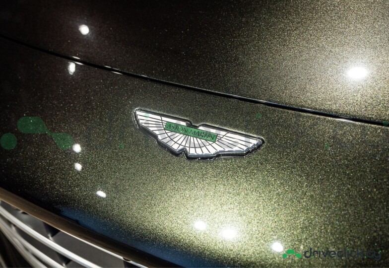 Aston Martin Vantage Зеленый